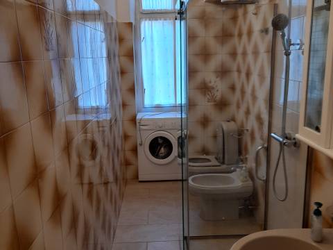 Volosko drugi red od mora stan 2S+DB, 1.kat, 115 m2
