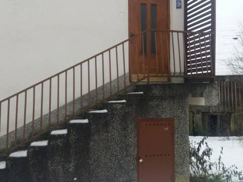 SUPER PRILIKA!! Brod Moravice, kuća sa potencijalom turističkog iznajmljivanja