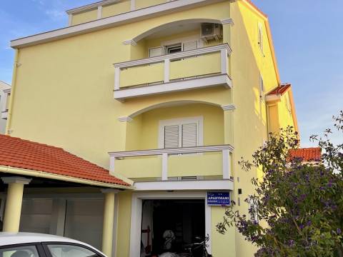 Vir, kuća 5 apartmana 100m do plaže-južna strana https://mydalmacia.de/