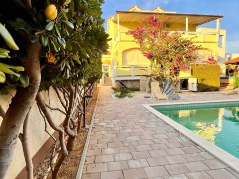 Vir, kuća 5 apartmana 100m do plaže-južna strana https://mydalmacia.de/