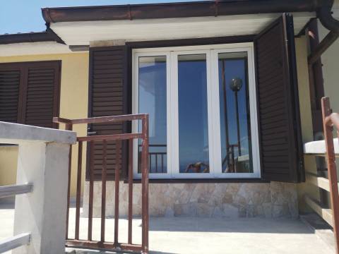 Pobri: stan - apartman od 30 m2 s terasom i pogledom na more