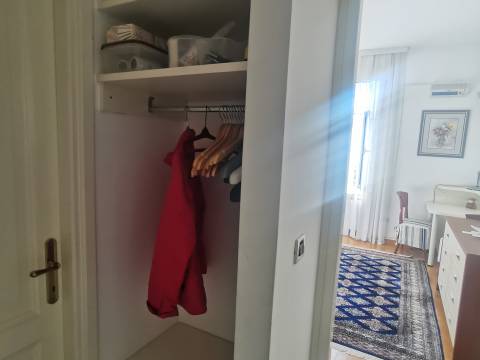 Stan u Vili do mora na prvom katu, centar Opatije,2  parkirna mjesta