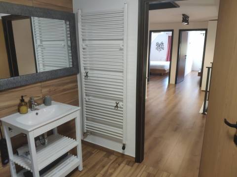 Gorski Kotar: novoadaptirana kamena kuća, sa zemljištem od 6.840 m2