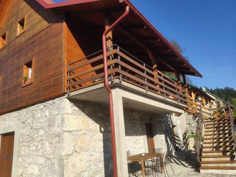 Gorski Kotar: novoadaptirana kamena kuća, sa zemljištem od 6.840 m2