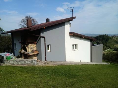 Novi Marof okolica veliko  imanje  s 2 kuće i ribnjakom