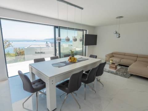 Opatija-Pobri luksuzna villa s bazenom 210 m2