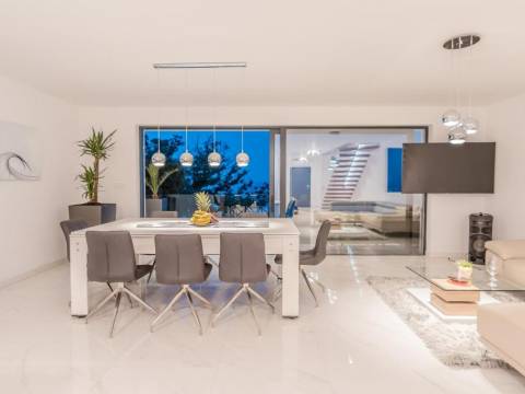 Opatija-Pobri luksuzna villa s bazenom 210 m2