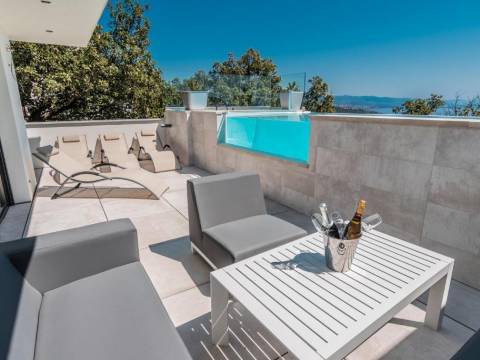 Opatija-Pobri luksuzna villa s bazenom 210 m2