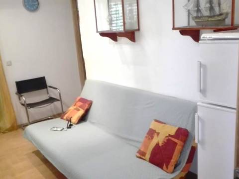 Vir, prekrasna kuća sa 4 apartmana na 150m od mora
