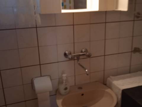 Vir, prekrasna kuća sa 4 apartmana na 150m od mora