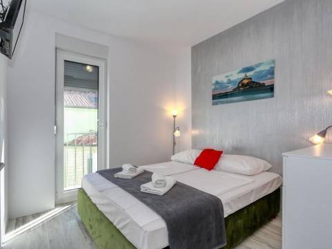 Zaton, Villa mit Swimmingpool