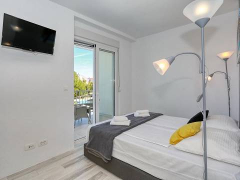 Zaton, Villa mit Swimmingpool