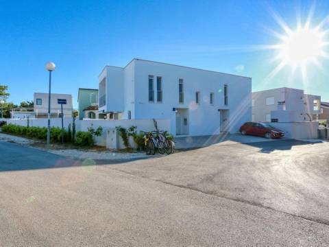 Zaton, Villa mit Swimmingpool