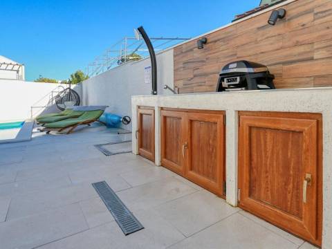 Zaton, Villa mit Swimmingpool