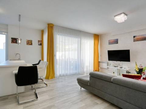 Zaton, Villa mit Swimmingpool