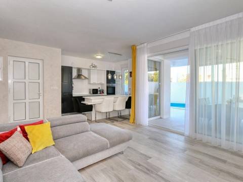 Zaton, Villa mit Swimmingpool