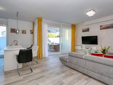 Zaton, Villa mit Swimmingpool
