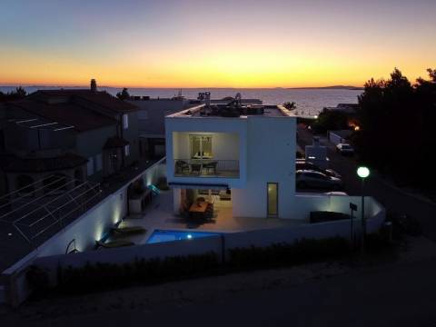 Zaton, Villa mit Swimmingpool