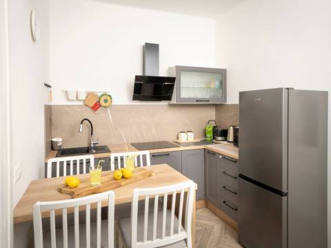 Opatija blizina centra stan prizemlje 2S+DB, 55 m2