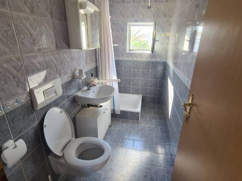 Vir, house with 4 apartments 190m from the beach