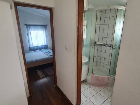 Vir, house with 4 apartments 190m from the beach