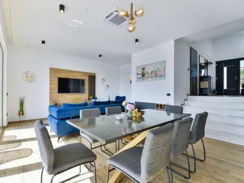 Jasenice, 214,12m2