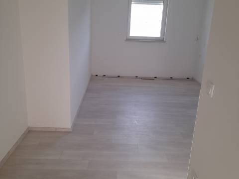 TOP PONUDA -Crikveničko zaleđe 82m2+56m2 terasa, novogradnja u blizini Crikvenice