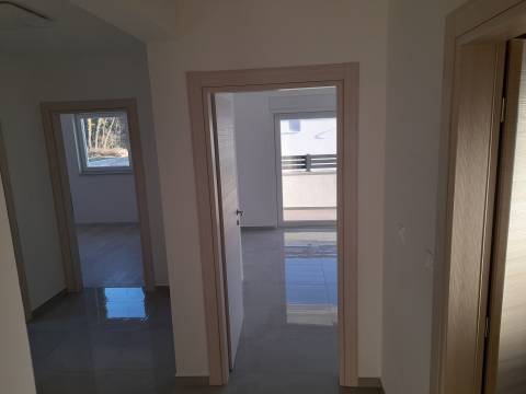 TOP PONUDA -Crikveničko zaleđe 82m2+56m2 terasa, novogradnja u blizini Crikvenice