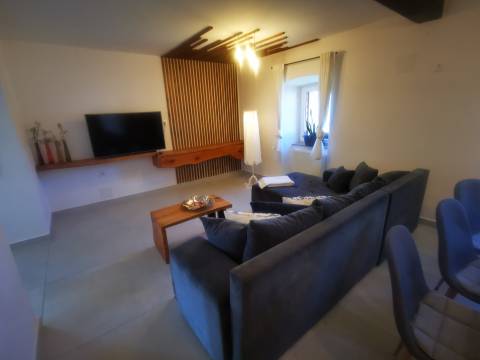 Gorski Kotar: novoadaptirana kamena kuća, sa zemljištem od 6.840 m2