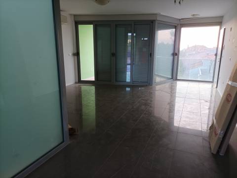 Dvoetažni apartman u Zambratiji !