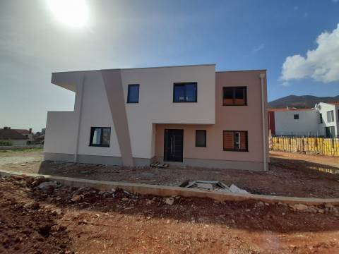 Opatija-Pobri dvoetažni stan 164.63 m2 s pogledom na more