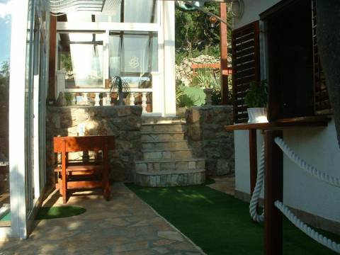 Klenovica, kuća 300 m od mora