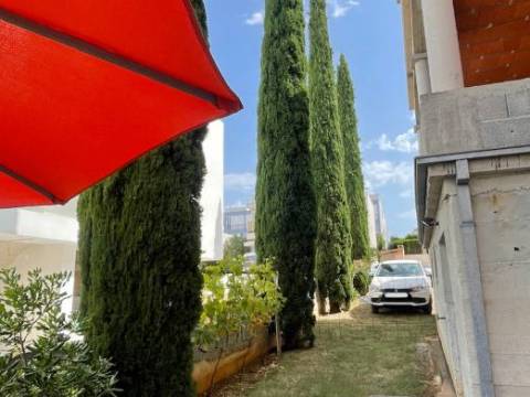 Zadar-Diklo, samostojeća kuca sa 6 apartmana nedovršena