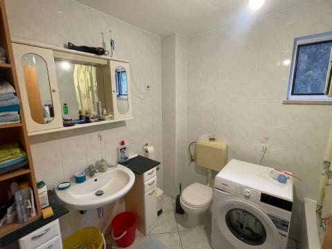Zadar-Diklo, samostojeća kuca sa 6 apartmana nedovršena