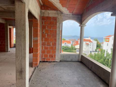 Zadar-Diklo, samostojeća kuca sa 6 apartmana nedovršena