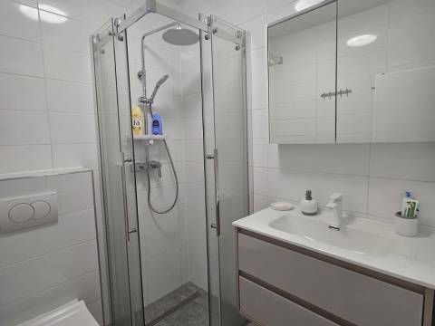 Vir, kuca 80m od mora, novorenovirana