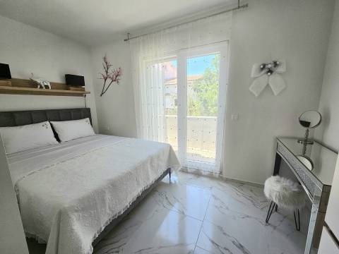 Vir, kuca 80m od mora, novorenovirana