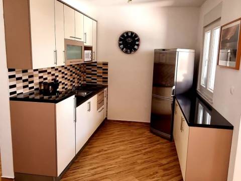 Vir, kuća sa 2 apartmana 130m od plaže