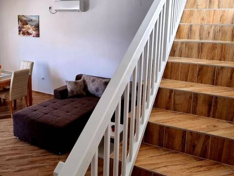 Vir, kuća sa 2 apartmana 130m od plaže