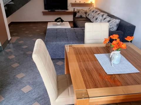 Vir, kuća sa 2 apartmana 130m od plaže