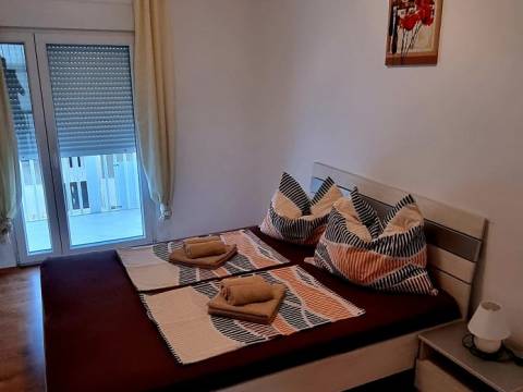 Vir, kuća sa 2 apartmana 130m od plaže