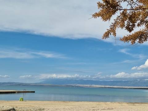 Vir, kuća sa 2 apartmana 130m od plaže