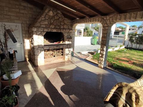 Vir, kuća sa Bistro-Bar prostorom