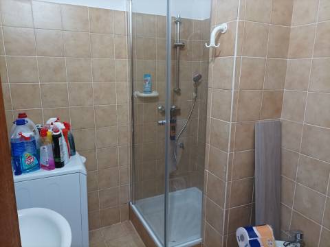 Zambratija, kuća sa dva stana na lijepoj lokaciji!