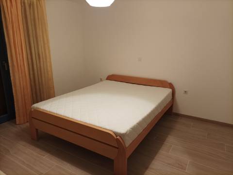 Zambratija, kuća sa dva stana na lijepoj lokaciji!