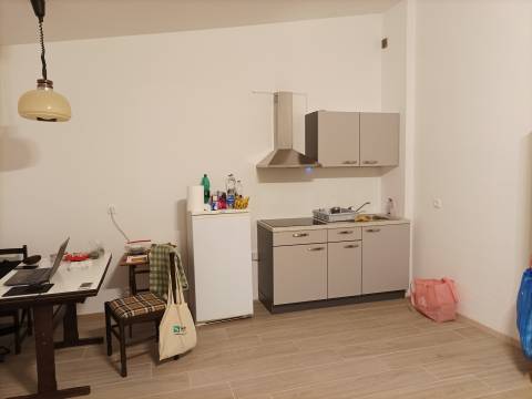 Zambratija, kuća sa dva stana na lijepoj lokaciji!