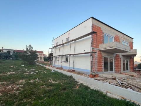 Vir, Apartman A1 u blizini plaže Jadro i centra