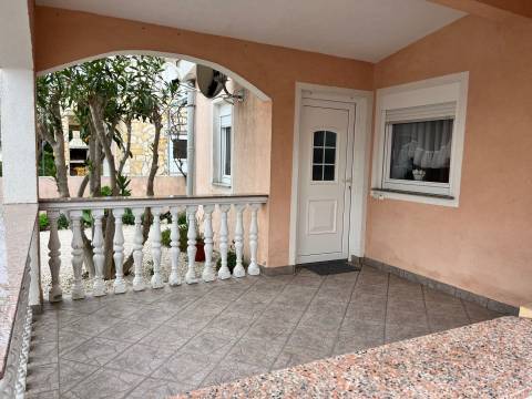 Vir, 2. red do mora, kuća sa 2 stana+garaža
