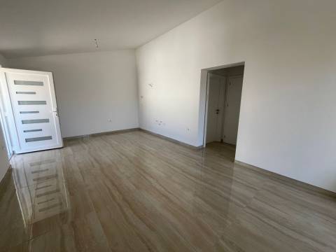 Vir, atraktivan apartman, novogradnja u strogom centru 
