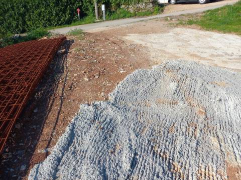 Poljane, dvojna kuća za adaptaciju